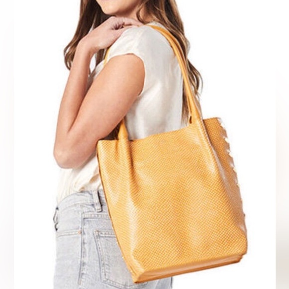 Hammitt Handbags - Hammitt Limited Edition Oliver Medium top handle bag - Apricot Tan Snake